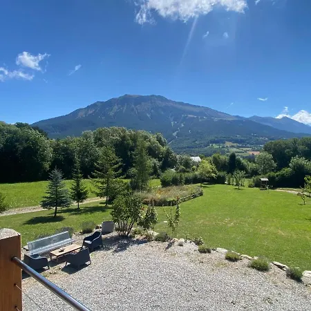Grand Chalet Au Calme Avec Vue Sur La Petite Suisse Provencale Chalet *